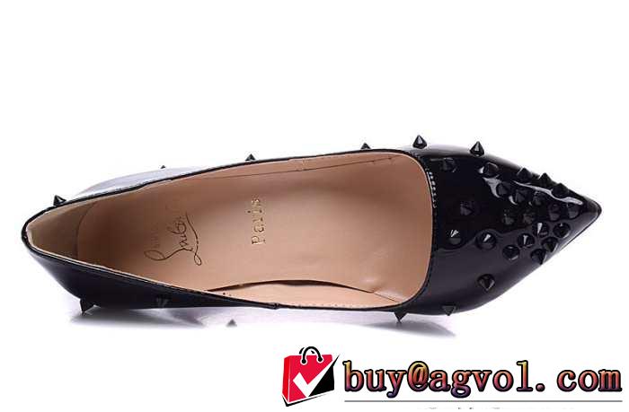 上品な雰囲気が漂う　 2015 Christian Louboutinクリスチャンルブタン 洗練されたパンプス