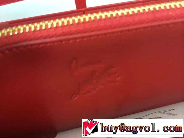 完売品！2015 Christian Louboutinクリスチャンルブタン 収納力も抜群　財布
