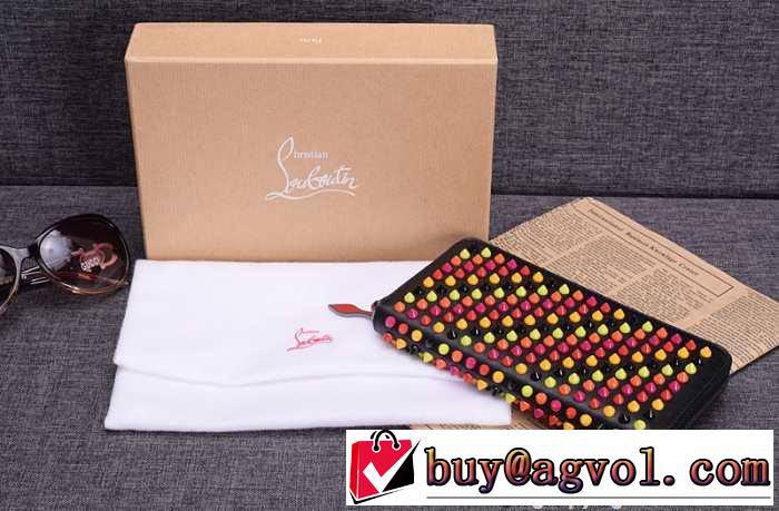 値下げる 2015 Christian Louboutinクリスチャンルブタン 光沢のある財布