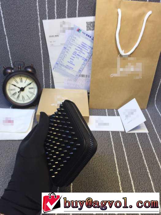 目立ち度満点 2015 Christian Louboutinクリスチャンルブタン上品な 財布 多色選択可