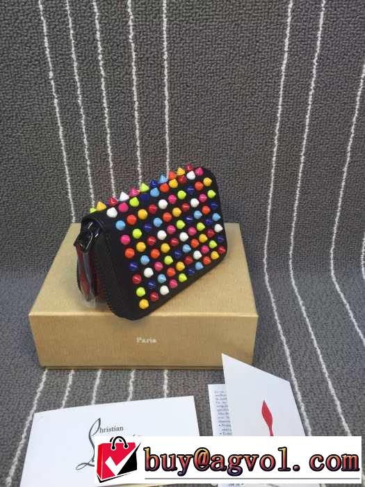 お買い得 2015 Christian Louboutinクリスチャンルブタン 収納力も抜群　財布 ファスナー　カードケース 多色可選択