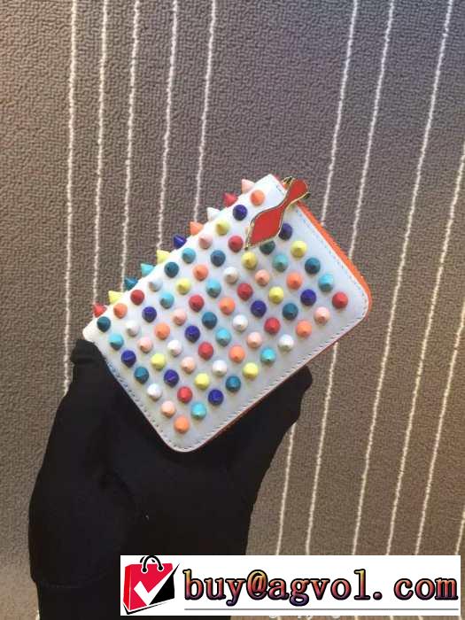 お買い得 2015 Christian Louboutinクリスチャンルブタン 収納力も抜群　財布 ファスナー　カードケース 多色可選択