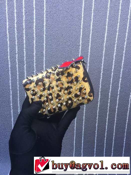 お買い得 2015 Christian Louboutinクリスチャンルブタン 収納力も抜群　財布 ファスナー　カードケース 多色可選択