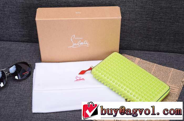 格安 2015 Christian Louboutinクリスチャンルブタン 高級感あふれる財布