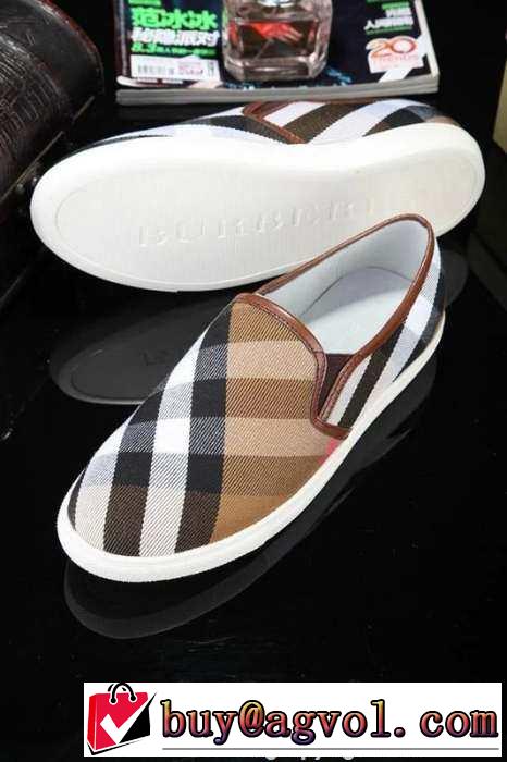 カジュアルが爆発！2015 BURBERRY バーバリー スリップオン 　抗菌、防臭加工
