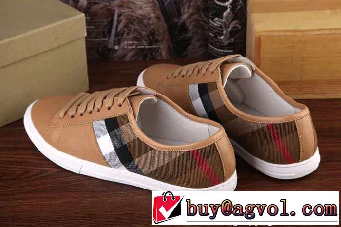 カジュアル注目　2015 BURBERRY バーバリー  フラットシューズ 　定番なデザイン