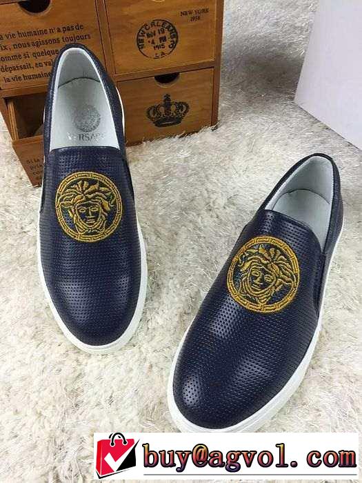 お買得　2015 VERSACE ヴェルサーチ カジュアルシューズ 柔軟性