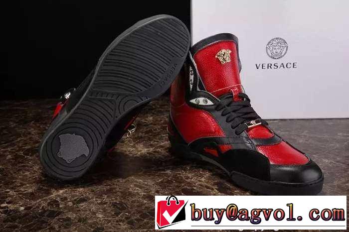 高級感を引き立てる　2015 VERSACE ヴェルサーチ ハイカットスニーカー