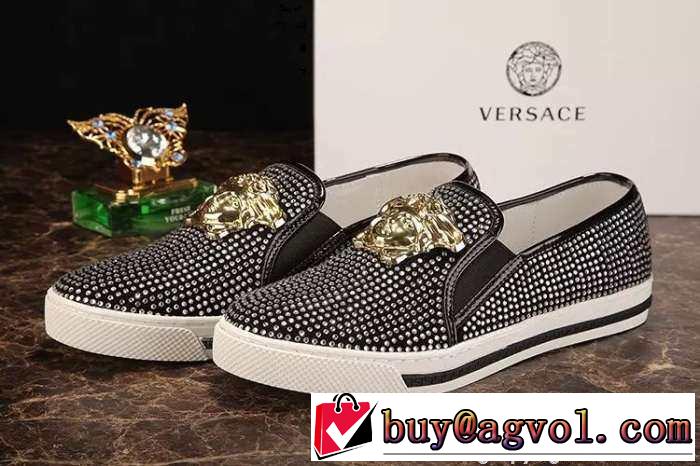 足馴染みのいい　2015 VERSACE ヴェルサーチカジュアルシューズ ポップ