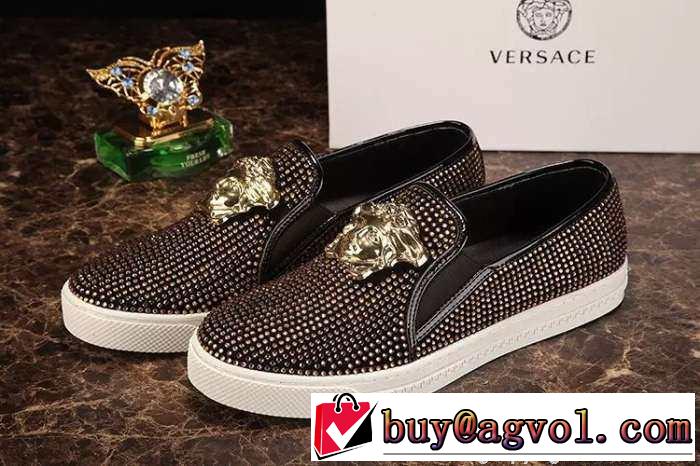 足馴染みのいい　2015 VERSACE ヴェルサーチカジュアルシューズ ポップ