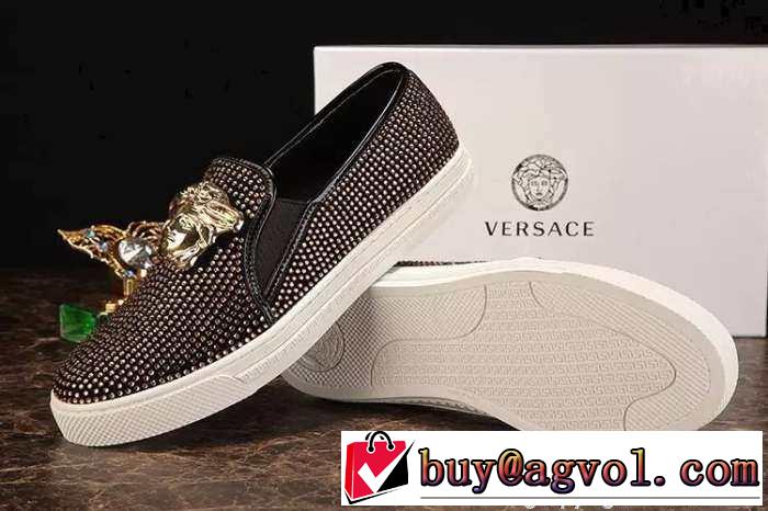 足馴染みのいい　2015 VERSACE ヴェルサーチカジュアルシューズ ポップ