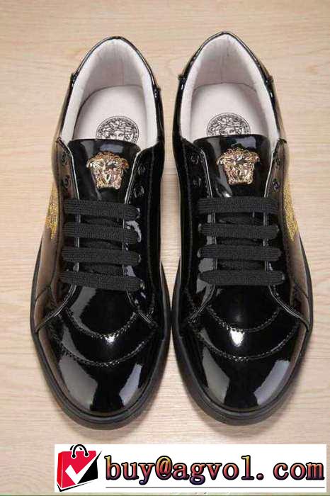 大人のおしゃれに！2015 VERSACE ヴェルサーチ フラットシューズ 2色可選