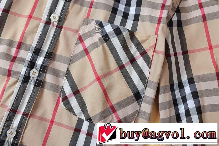 大人っぽい落ち着いた印象　2015秋冬 BURBERRY バーバリー　格安 長袖シャツ