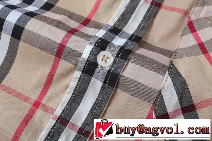 大人っぽい落ち着いた印象　2015秋冬 BURBERRY バーバリー　格安 長袖シャツ