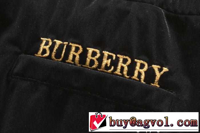 雰囲気も感じさせるアイテム　秋冬 burberry バーバリー 上品な形　ジャージセット