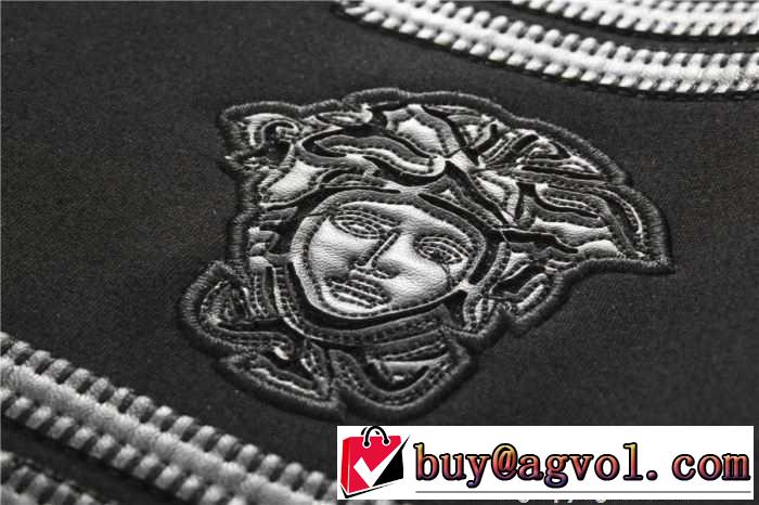 お買い得 2015秋冬 VERSACE ヴェルサーチ 激安販売　セットアップ上下