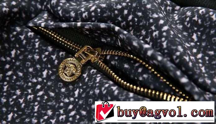 完売品　2015秋冬 VERSACE ヴェルサーチ パーカー 上下セット