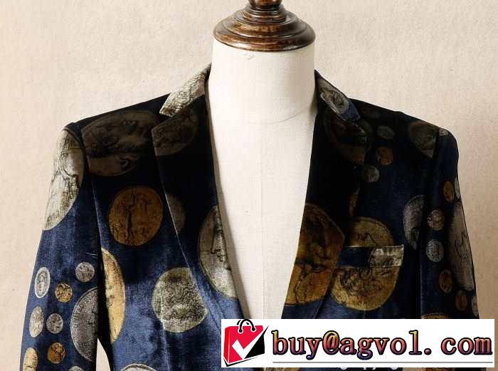 お買い得　2015秋冬 VERSACE ヴェルサーチ 注目のアイテム　スーツ レジャー
