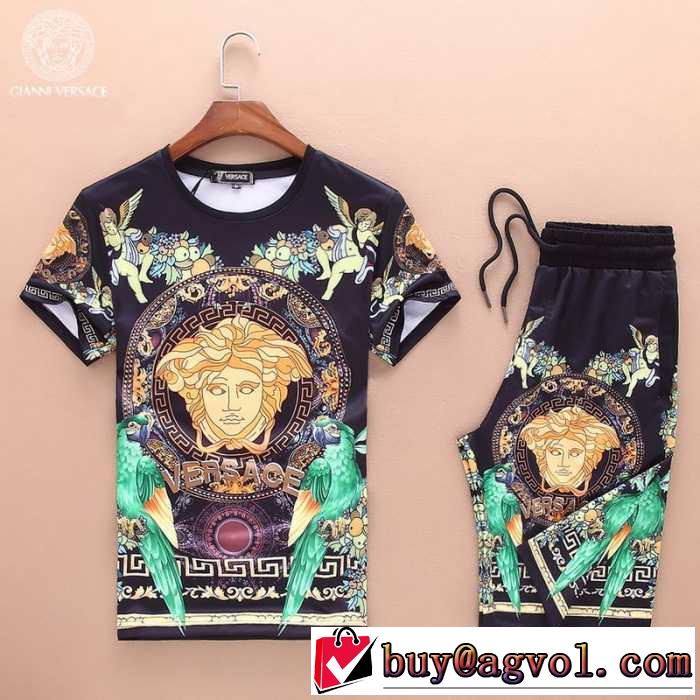極上の着心地 2016春夏 ヴェルサーチ VERSACE 半袖セットアップ