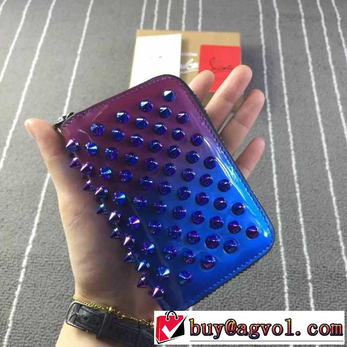 2016秋冬 お洒落に魅せるクリスチャンルブタンChristian Louboutin ミニ財布