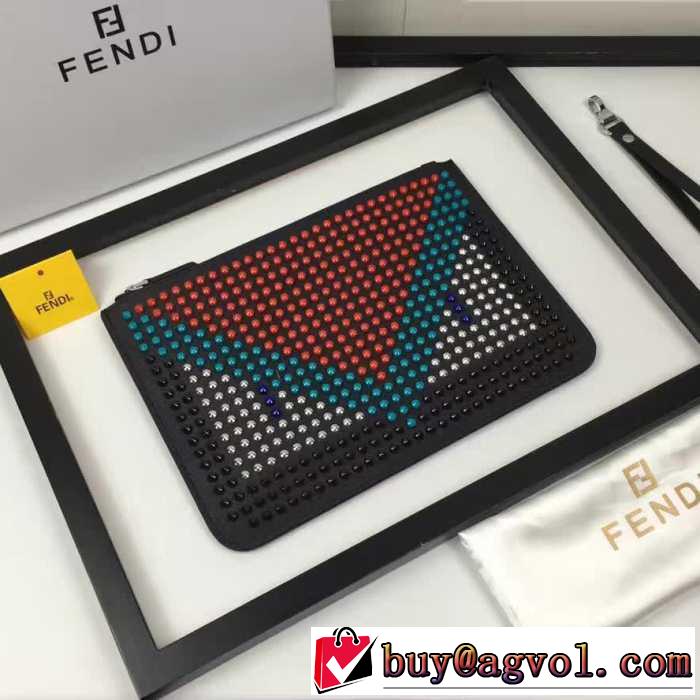 ムダな装飾を排したデザイン 2017春夏 フェンディ FENDI ビジネスケース