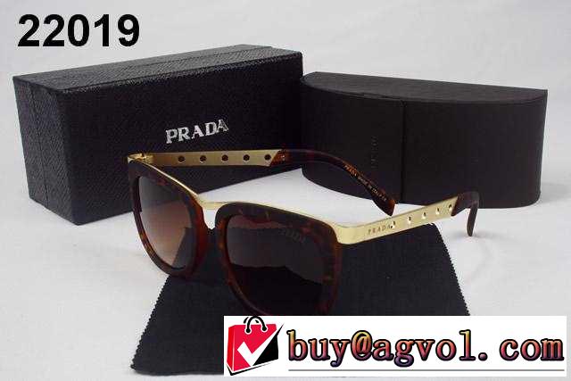 オシャレ度アップ　プラダ PRADA 重宝してくれるサングラス.